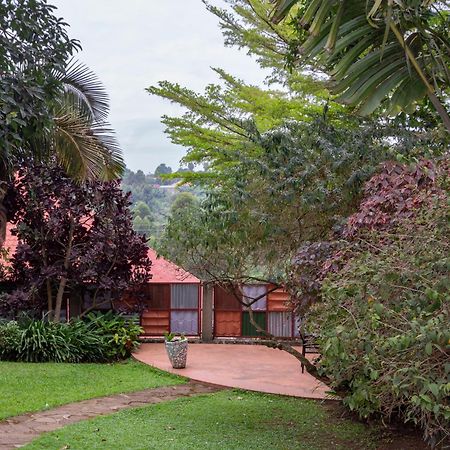 Dutchess Hotel And Restaurant Fort Portal ภายนอก รูปภาพ
