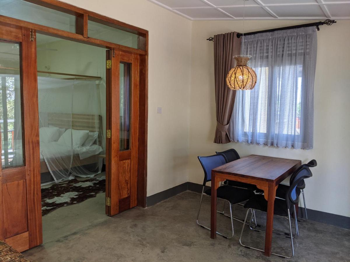 Dutchess Hotel And Restaurant Fort Portal ภายนอก รูปภาพ