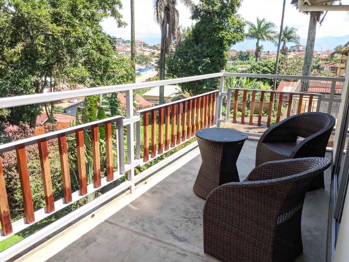 Dutchess Hotel And Restaurant Fort Portal ภายนอก รูปภาพ