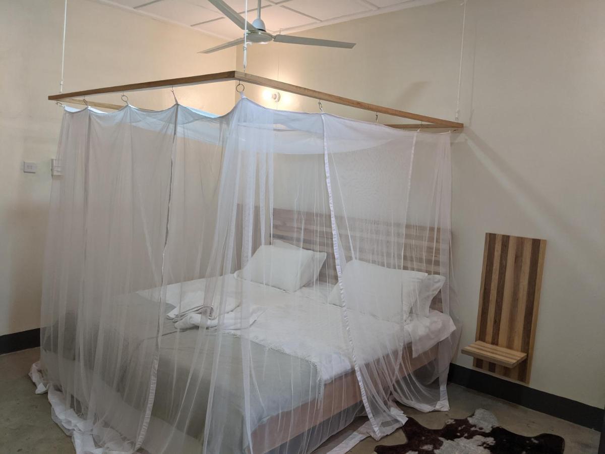 Dutchess Hotel And Restaurant Fort Portal ภายนอก รูปภาพ