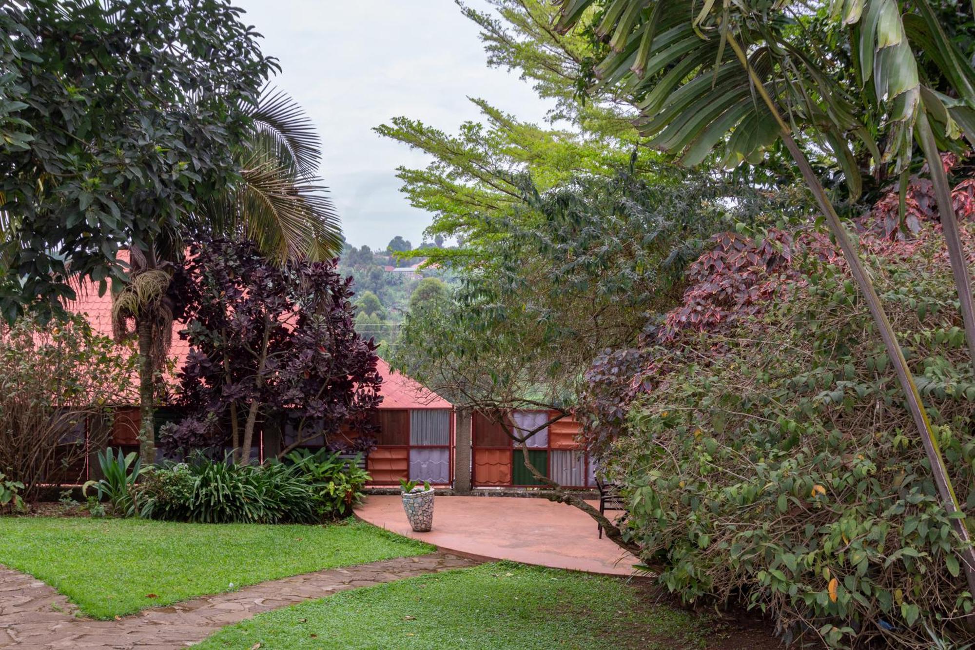 Dutchess Hotel And Restaurant Fort Portal ภายนอก รูปภาพ