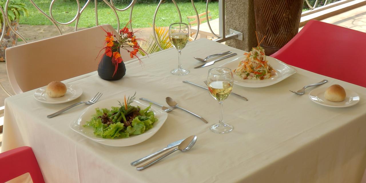 Dutchess Hotel And Restaurant Fort Portal ภายนอก รูปภาพ