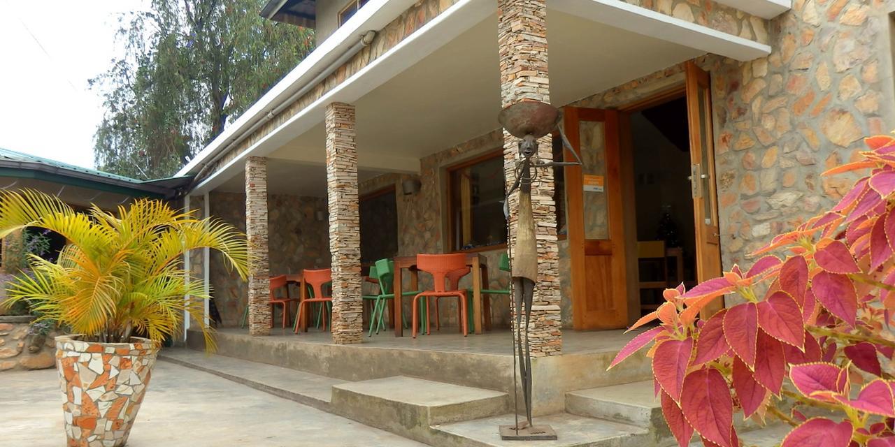 Dutchess Hotel And Restaurant Fort Portal ภายนอก รูปภาพ