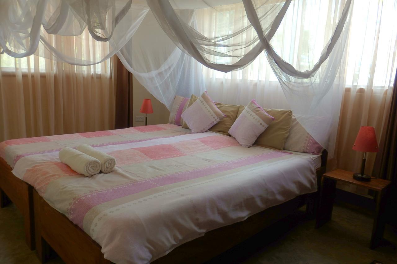 Dutchess Hotel And Restaurant Fort Portal ภายนอก รูปภาพ